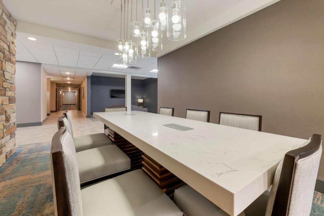 Best Western Plus Isanti Екстер'єр фото