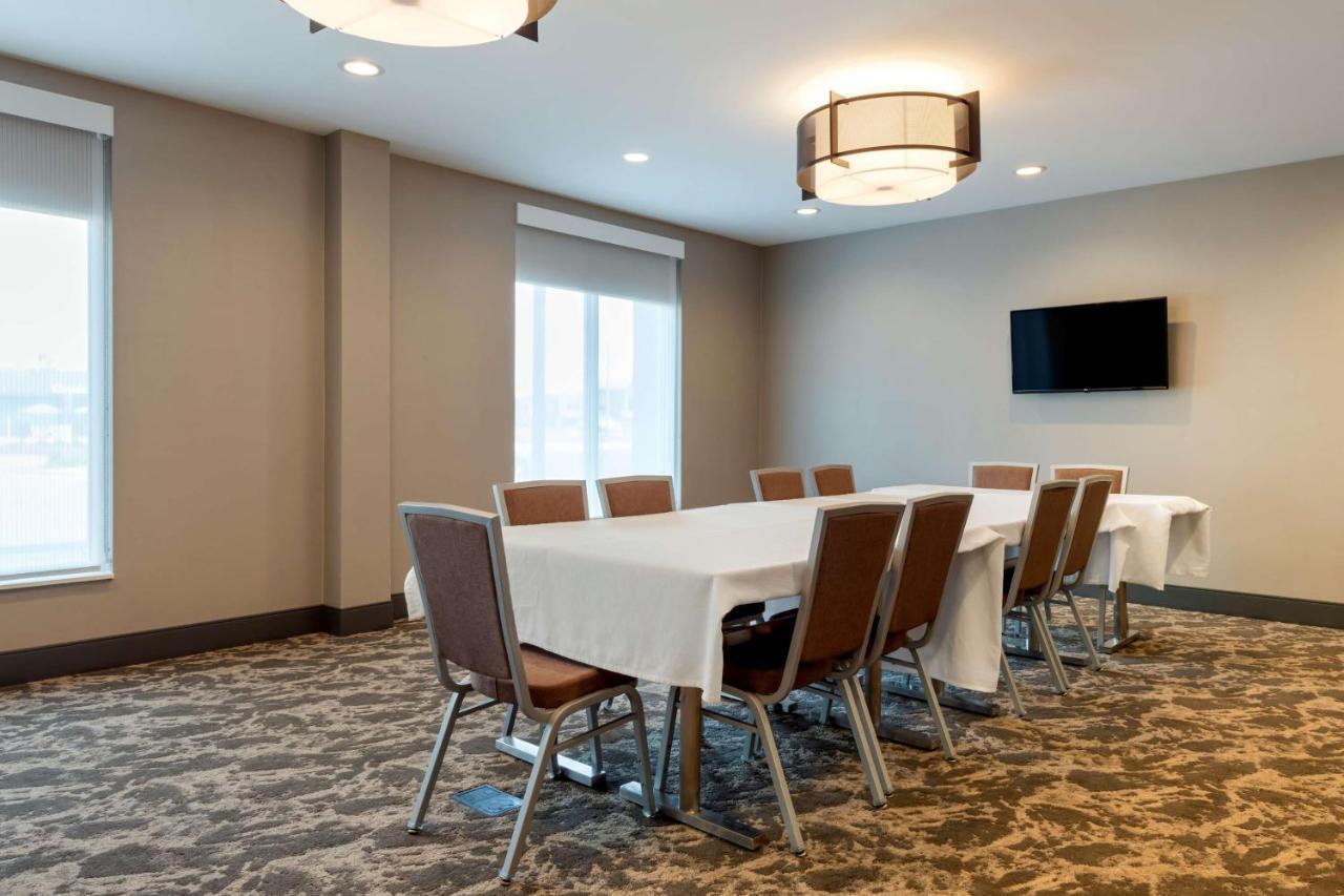 Best Western Plus Isanti Екстер'єр фото