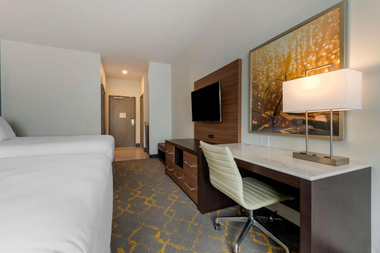 Best Western Plus Isanti Екстер'єр фото