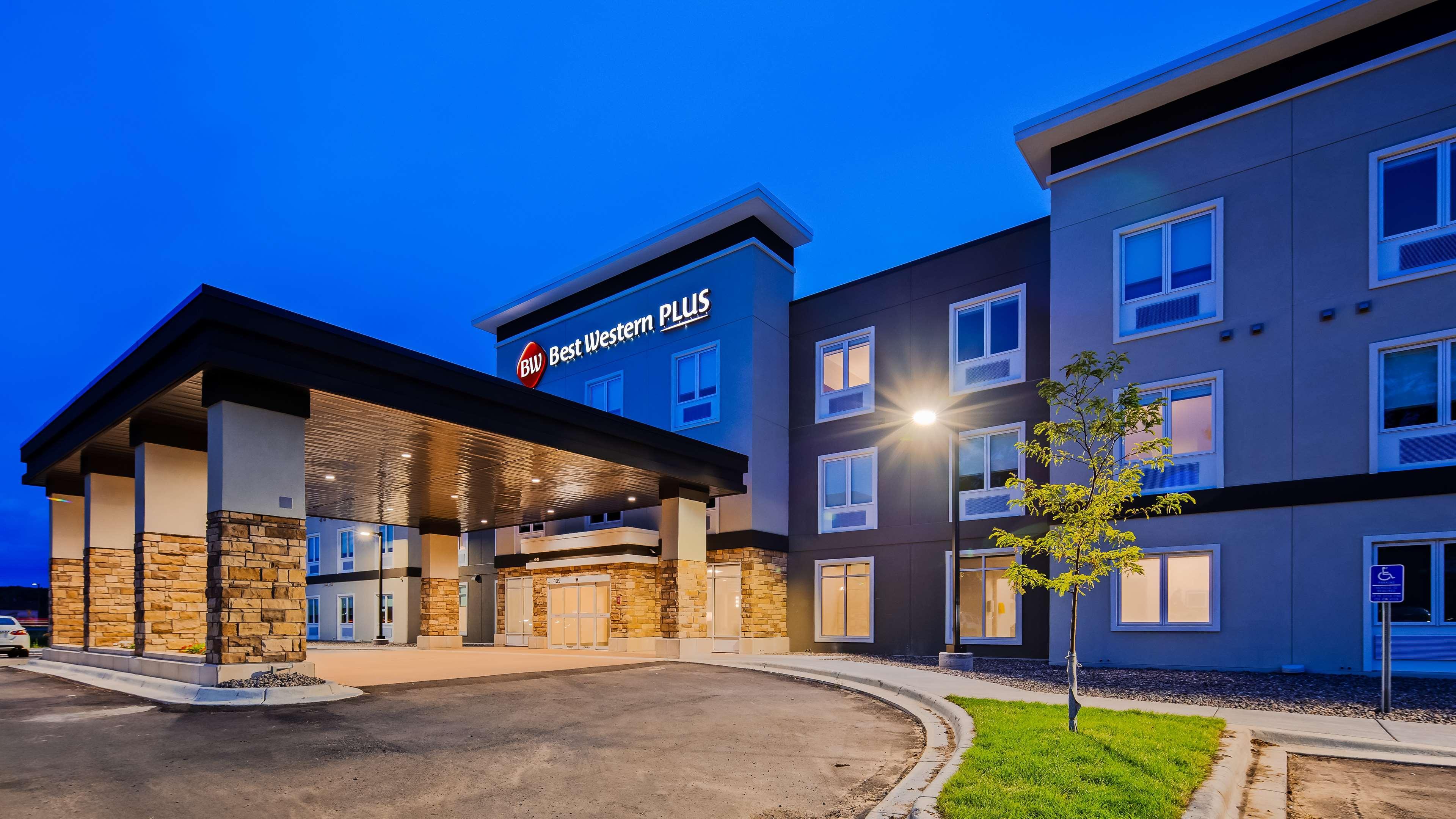 Best Western Plus Isanti Екстер'єр фото