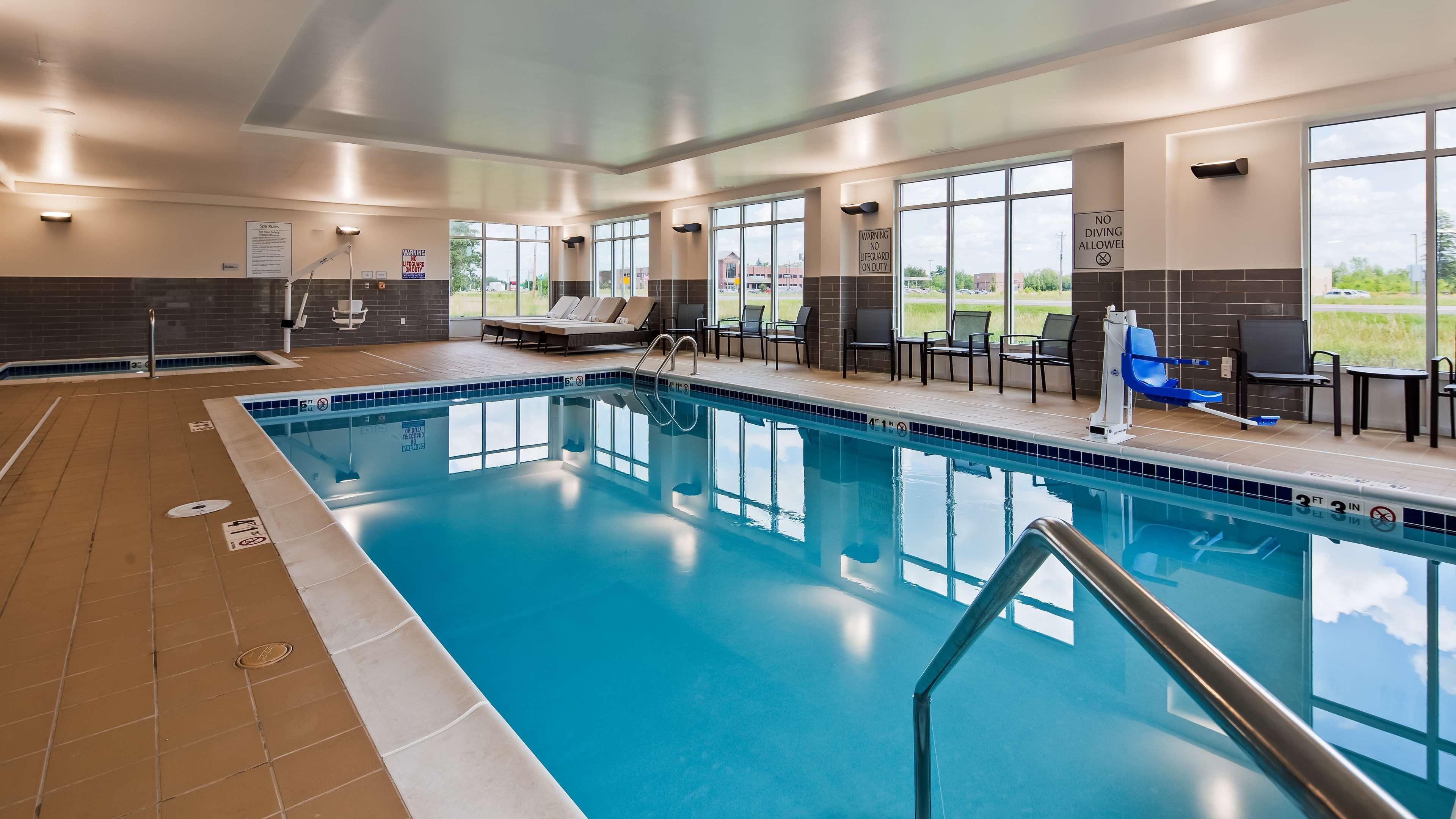 Best Western Plus Isanti Екстер'єр фото
