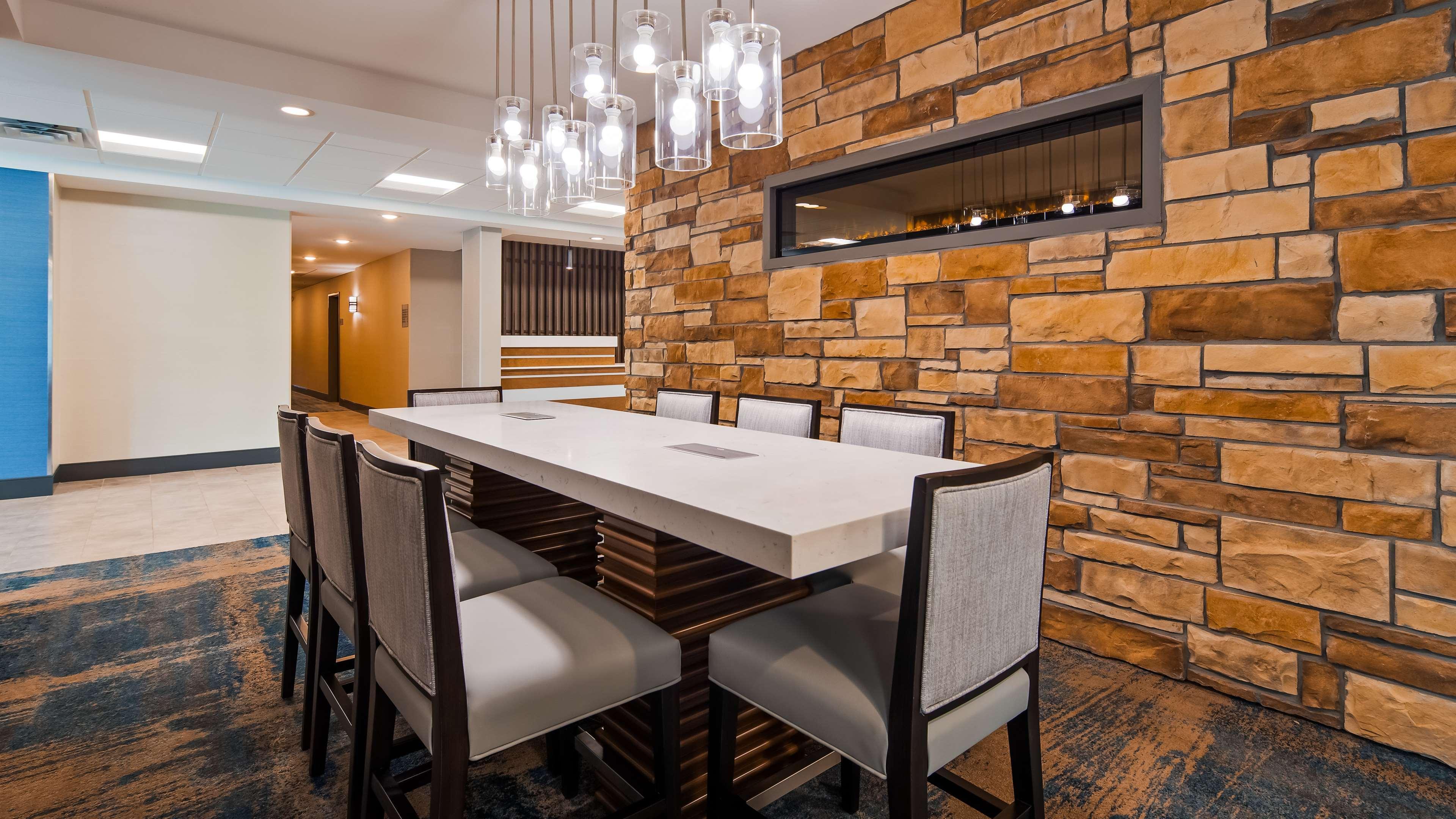 Best Western Plus Isanti Екстер'єр фото